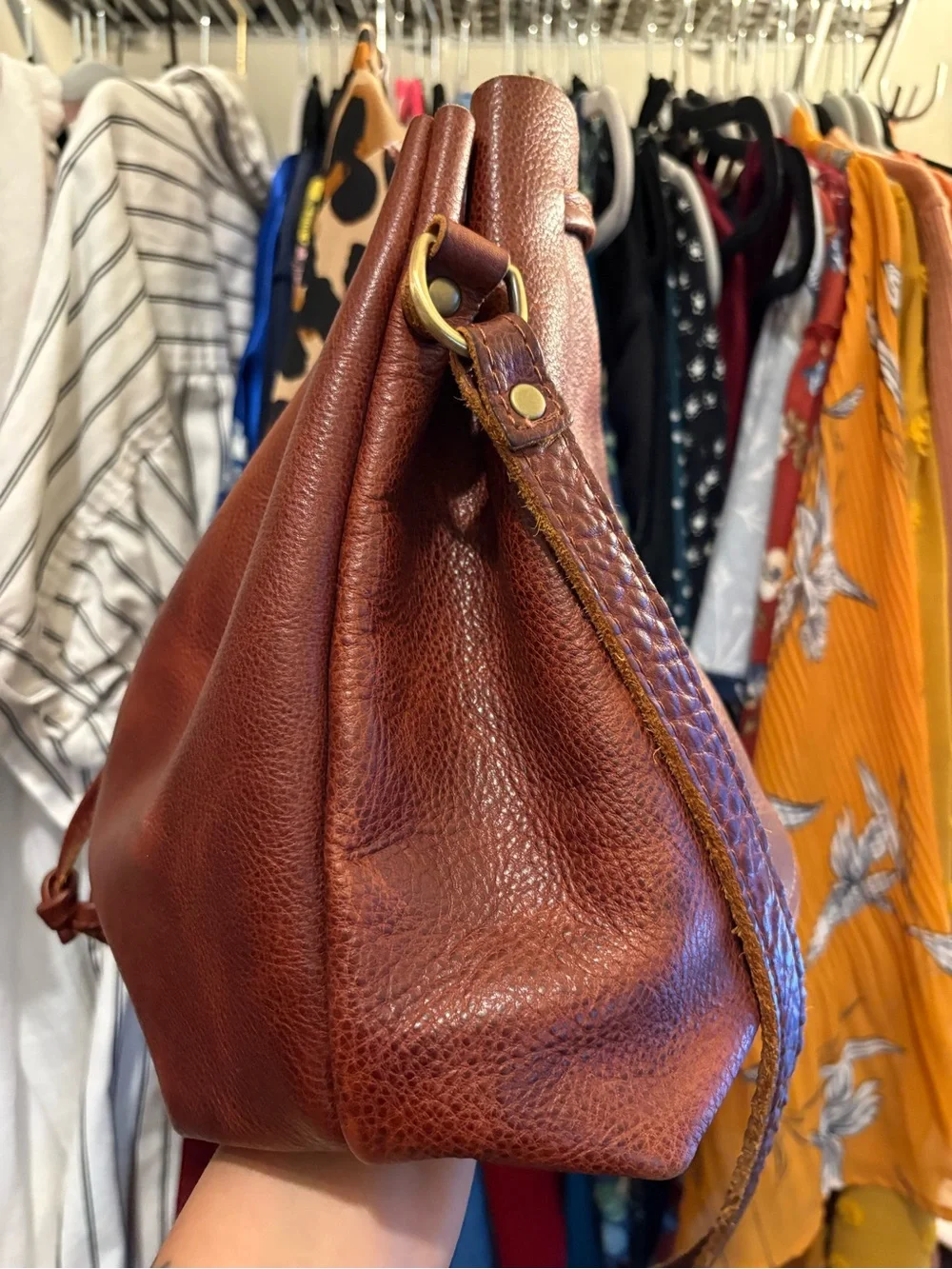 Portland Leather Goods | Large Bucket Bag | Nutmeg - Picture 3 of 17